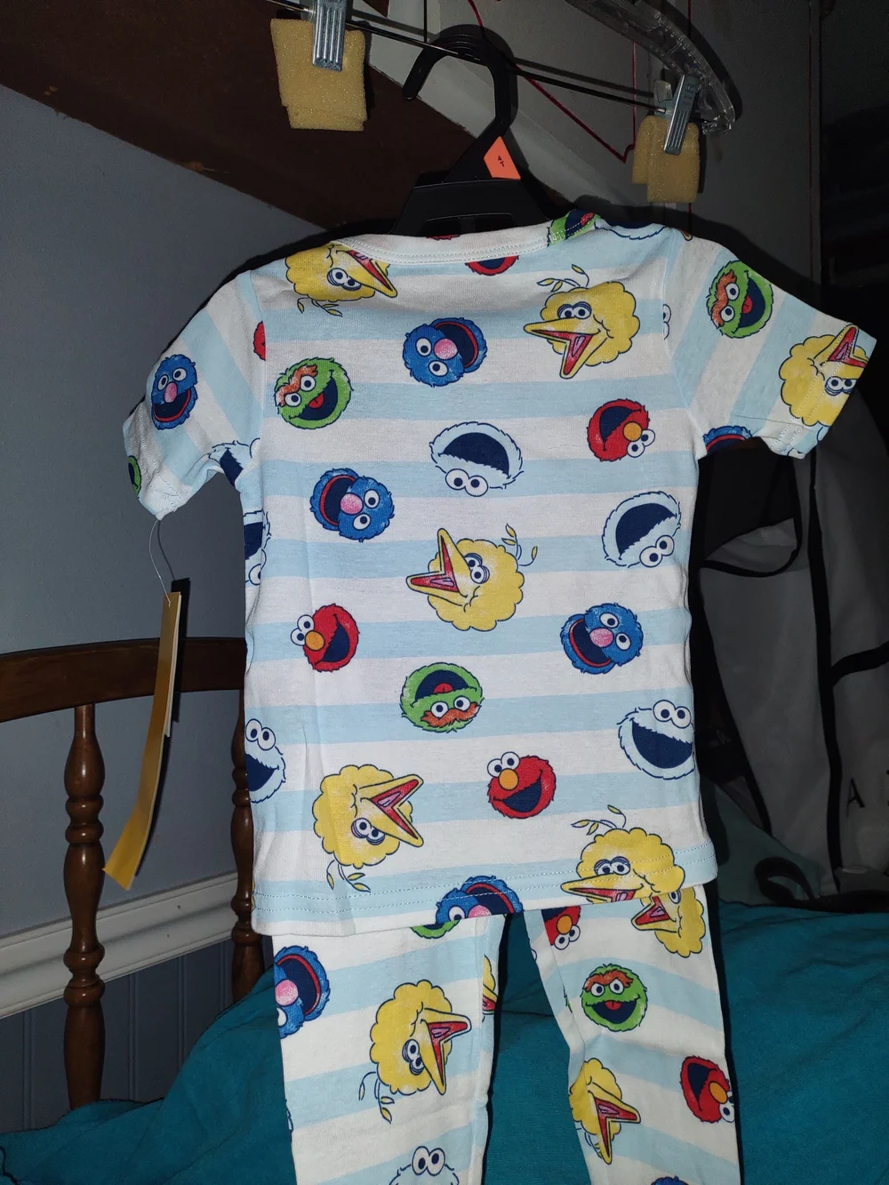 Sesame Street NWT Light Blue & White Striped Kids Pajama Set + Character Faces
